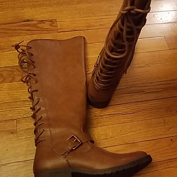 Boot - Picture 1 of 4